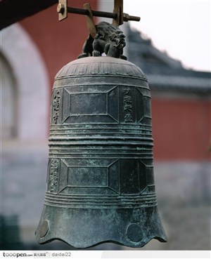 中华传统工艺-悬挂的青铜钟
