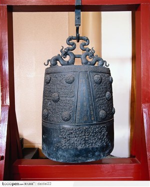 传统工艺-悬挂的青铜编钟