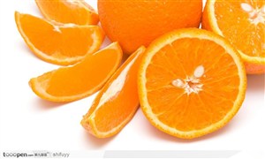 一些橘子