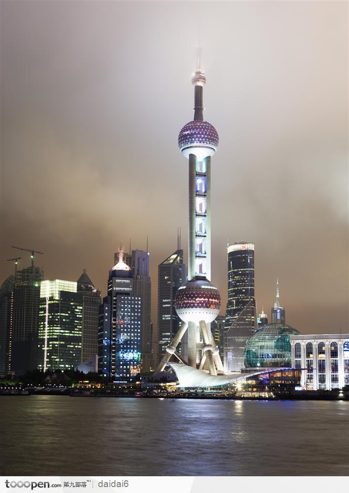 上海景观-灯光下的明珠塔
