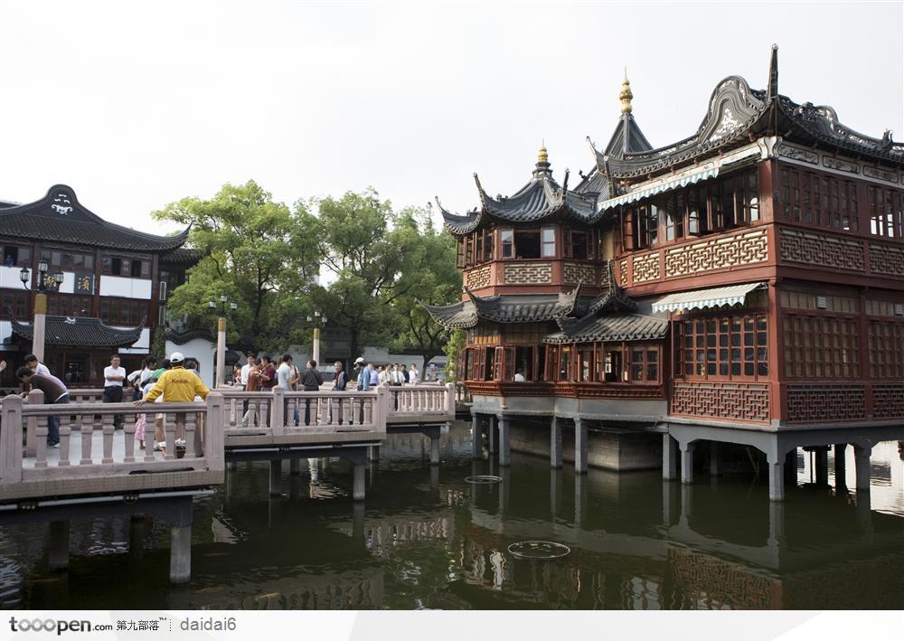 上海景观-湖面上的古老房子 JPG