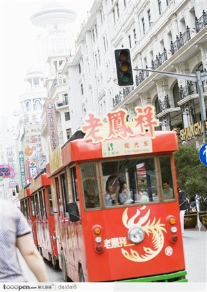上海风情-古老的公交车