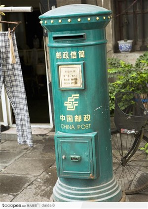 上海风情-古老的邮筒