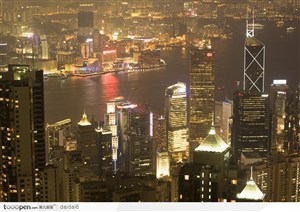香港人文景色-高耸的大厦夜景