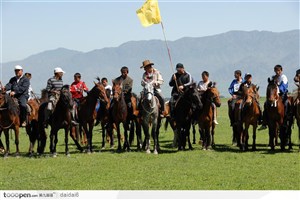 蒙古草原赛马