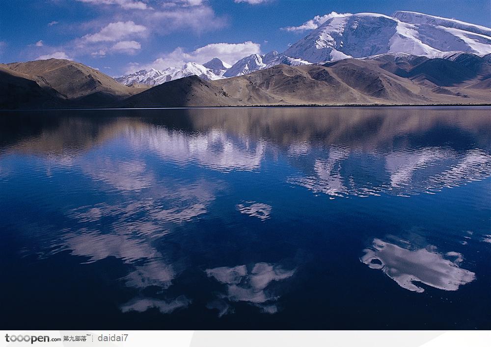 西藏风情-美丽的天山湖泊