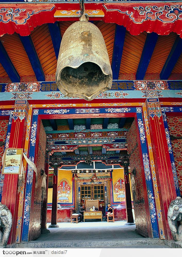 西藏人文风光-漂亮的寺院内景