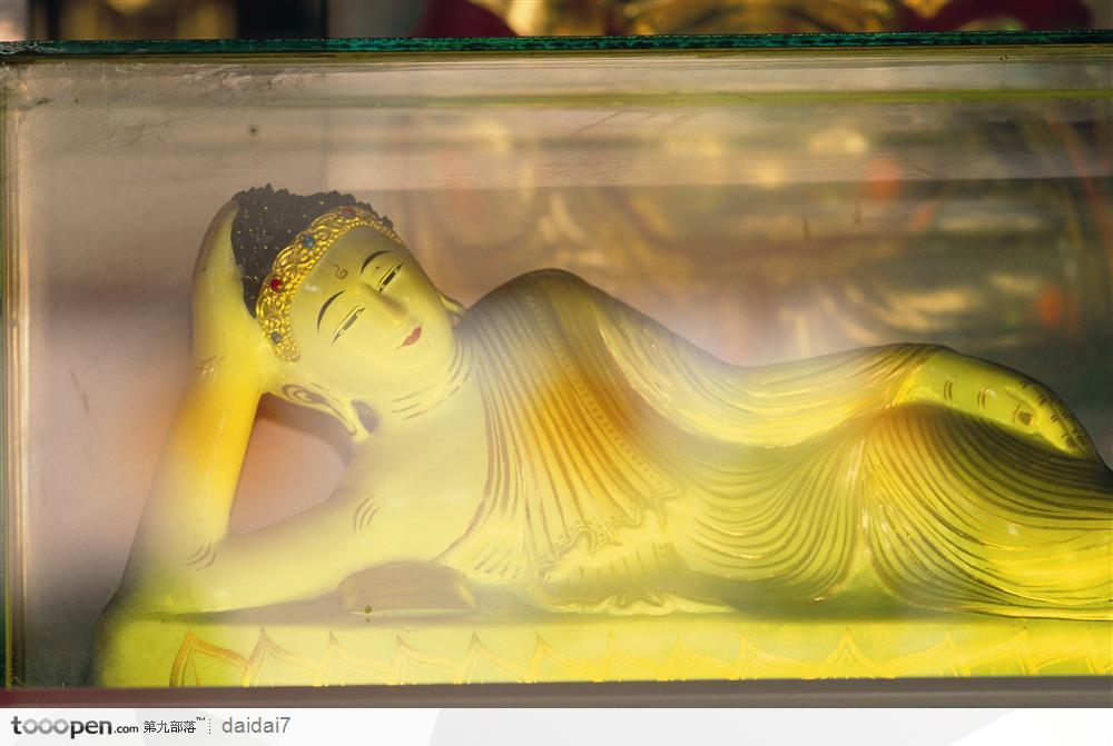 佛教信仰-侧卧的佛像