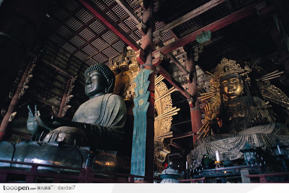 佛教信仰-古老的如来佛祖像