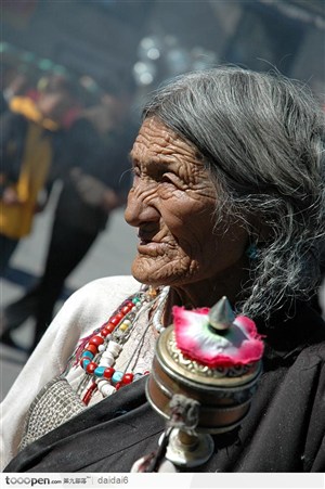 西藏人文风情-年老的藏民