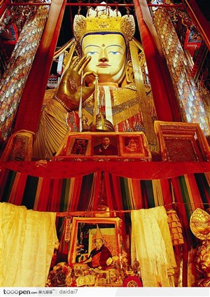 西藏人文风光-寺院内的大佛像