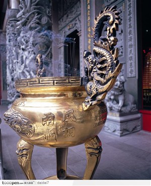 寺院用具-镀金的香炉