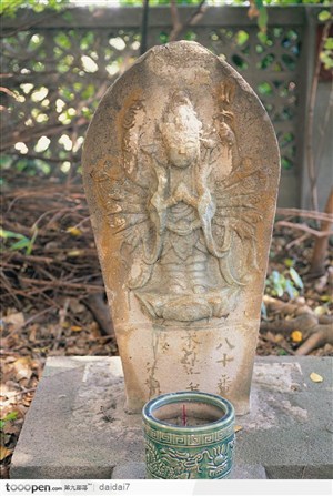 佛教信仰-古老的千手观音石雕佛像