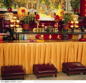 佛教信仰-跪拜的地方
