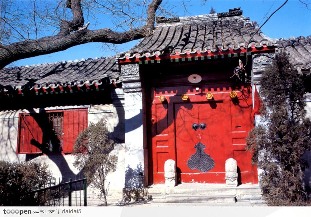 古老北京-红色大门的四合院