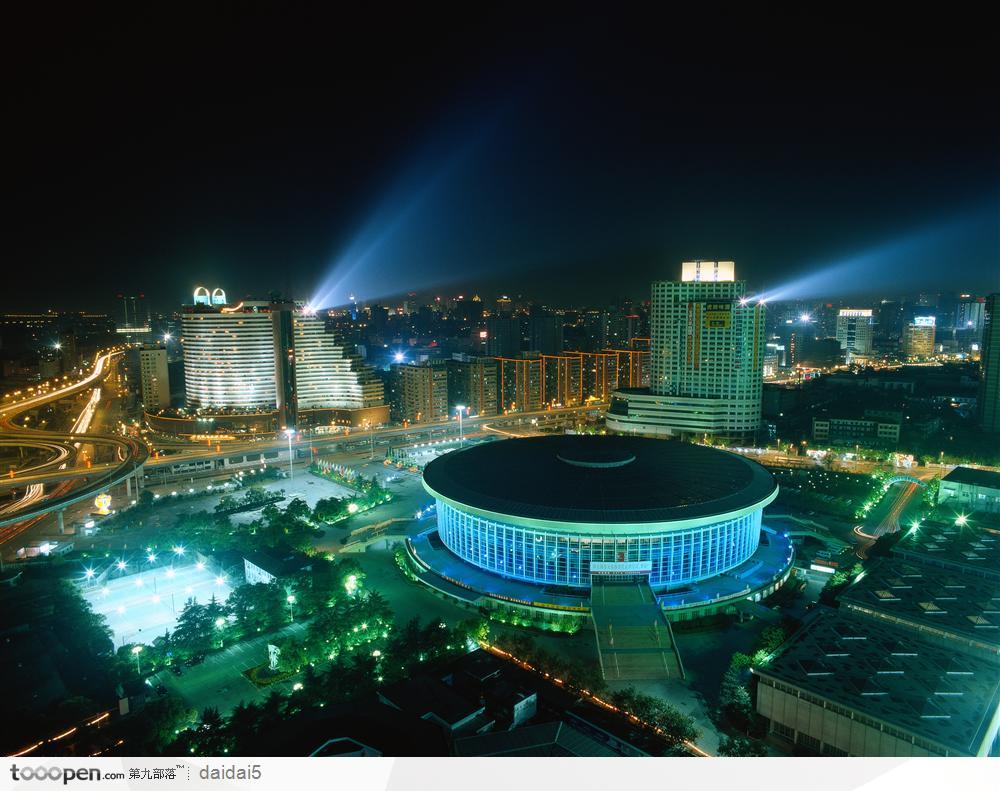 上海夜景-蓝色灯光的体育馆
