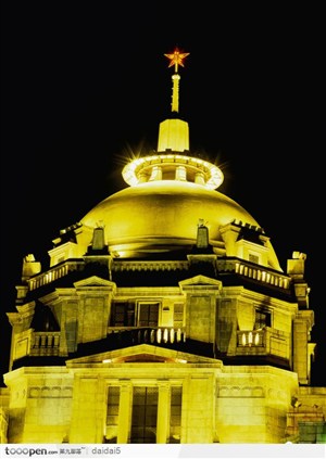 上海夜景-黄色灯光下的房屋