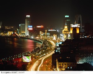 上海夜景-华丽的街道车流