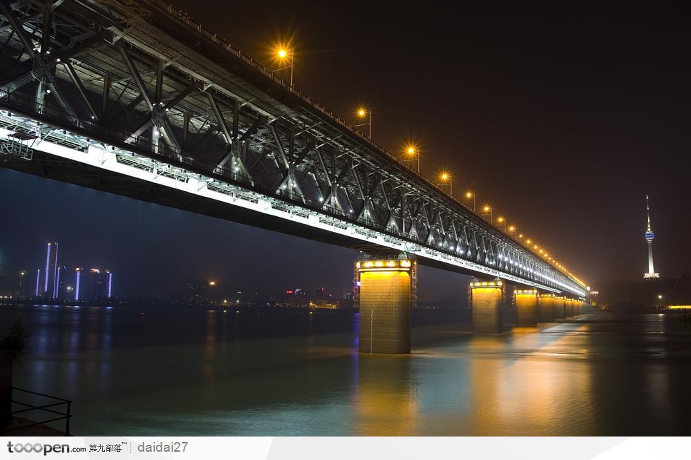 湖北武汉长江大桥(灯光夜景)