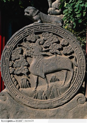 中国古代石雕建筑-圆形麒麟石雕