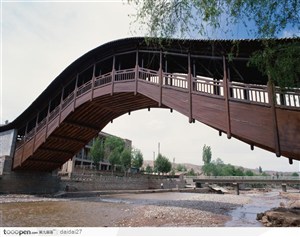 中国古老建筑-狭长的桥梁