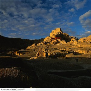 西藏古迹遗址-古老的古格王国遗址
