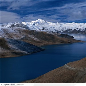 西藏圣湖-雪山周边的羊卓雍措湖