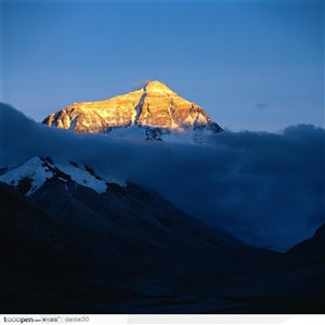 珠穆朗玛峰-夕阳下漂亮的珠峰