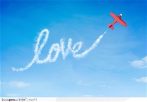 白云拼组合的LOVE--飞机喷过的爱