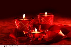 温馨烛光-温馨的红色蜡烛
