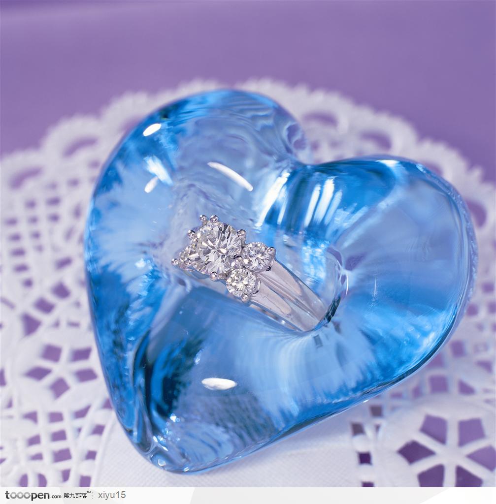 情人节物语-蓝色的心里的钻石戒指
