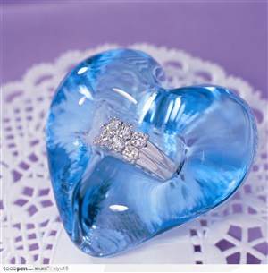 情人节物语-蓝色的心里的钻石戒指