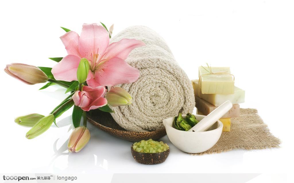 SPA美容静物用品--百合花 毛巾和香料
