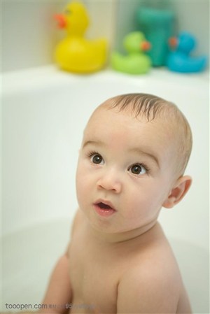 可爱婴儿 外国婴儿 宝宝洗澡