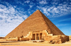 埃及金字塔近景及入口