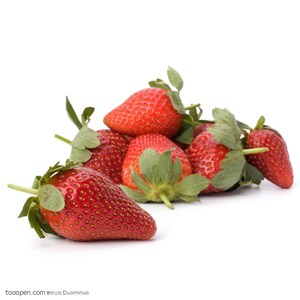 新鲜水果特写 一小堆新鲜草莓特写