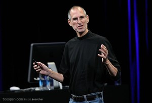 苹果电脑G5发布会上演讲的乔布斯