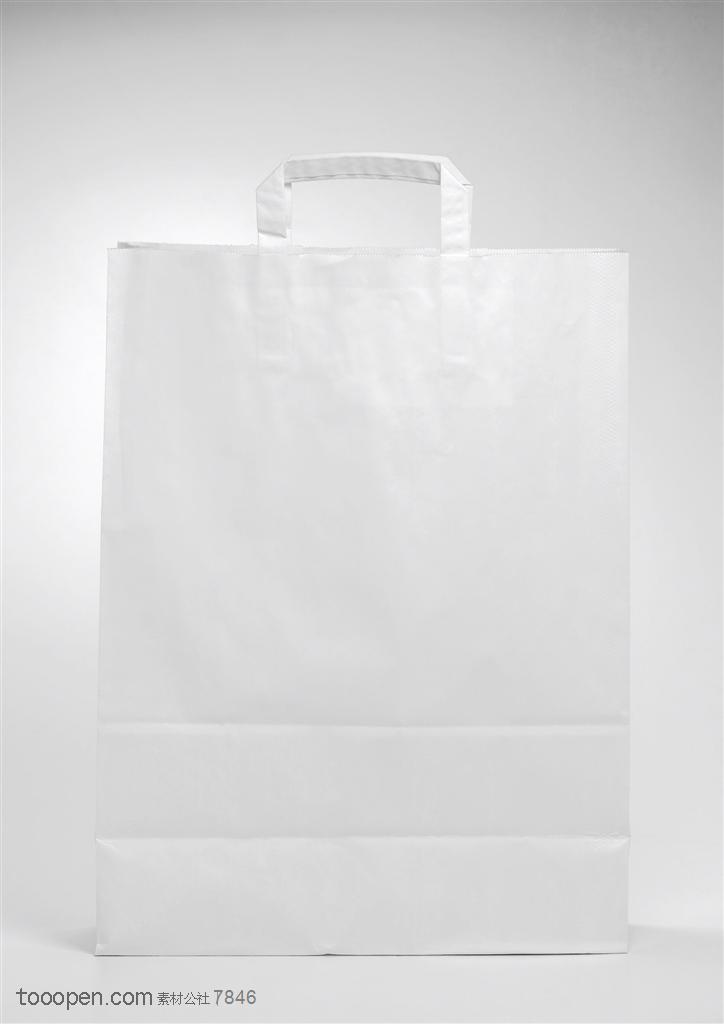 购物袋-白色长方形购物袋特写