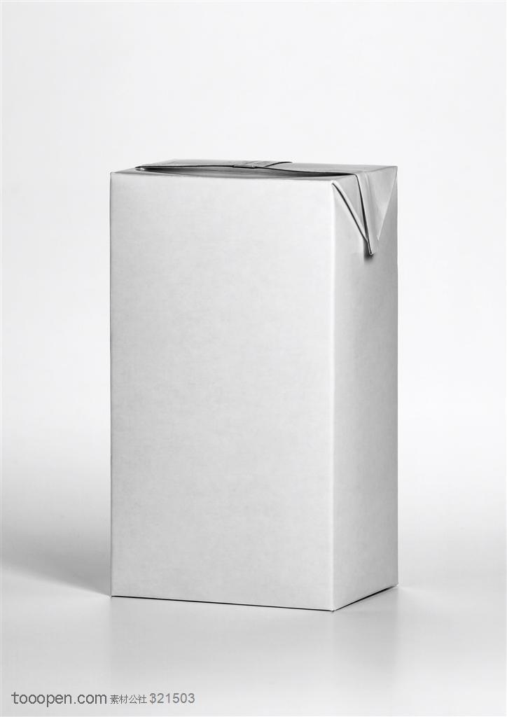 饮料盒-侧着放的空白牛奶盒