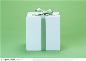 情人节礼物-白色礼盒的侧面