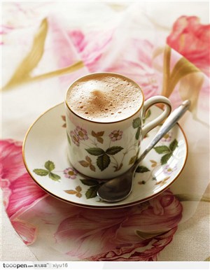 咖啡物语-花布上的咖啡
