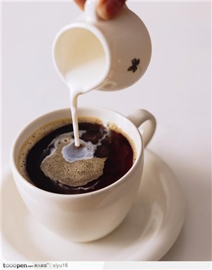 咖啡物语-加牛奶的咖啡