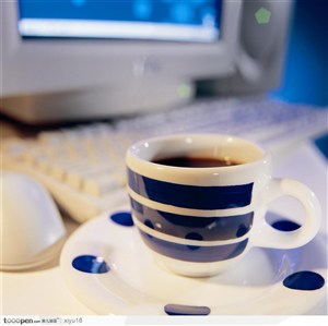 咖啡物语-蓝色杯子的咖啡