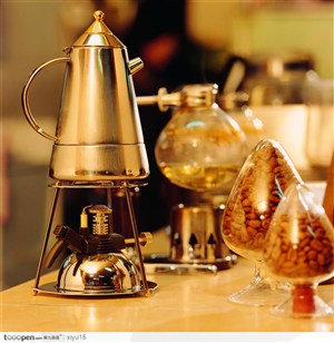 咖啡物语-咖啡壶与咖啡豆