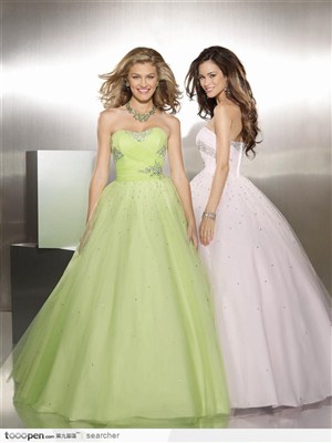 欧美晚礼服时装秀－－粉绿与白色晚礼服