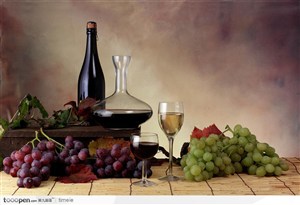 浪漫红酒高清红葡萄和绿葡萄图片素材