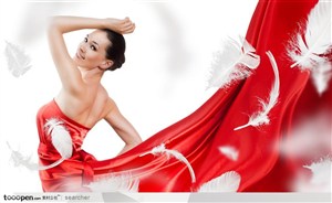 广告美女--飘起来的红色绸带和羽毛