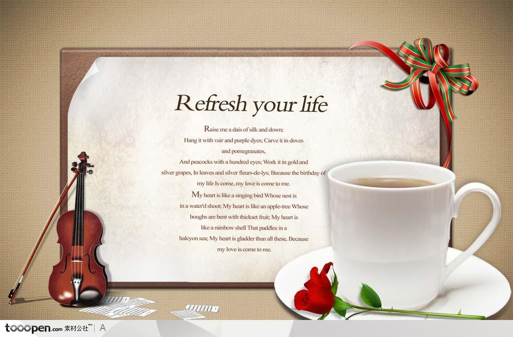 放在白色咖啡杯旁得红色玫瑰花和靠着白色纸板的大提琴