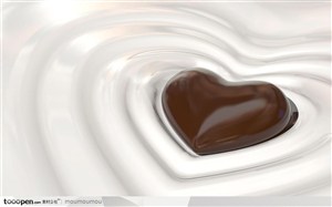 巧克力桌面壁纸-牛奶上的爱心巧克力