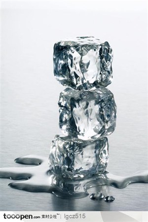 重叠冰块---冰块冷,水,融化
